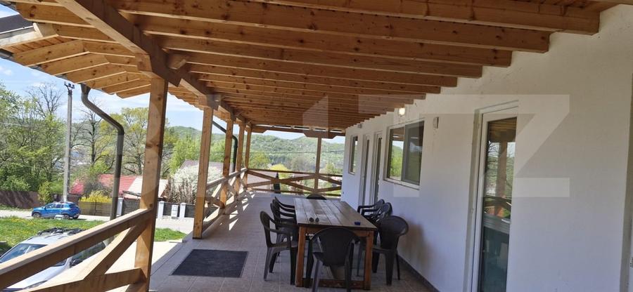 Casă individuală cu 9 camere cu Teren 1000 Mp în Pucioasa