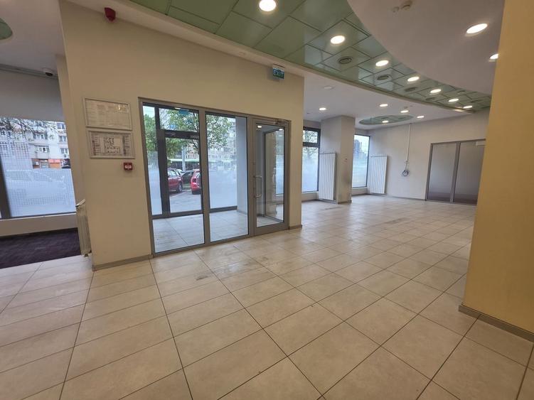 Spatiu comercial cu suprafața de 110/220 mp parter - 1