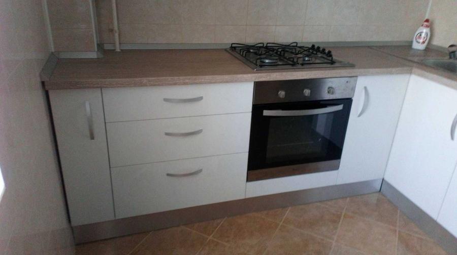 Apartament cu 3 camere semidecomandat în Burdujeni