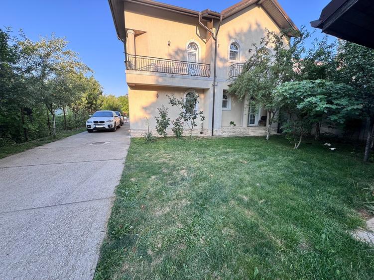 Casa deosebita sector 4 P+1+M. 6 cam.Util 418mp. Teren 1638mp - 52