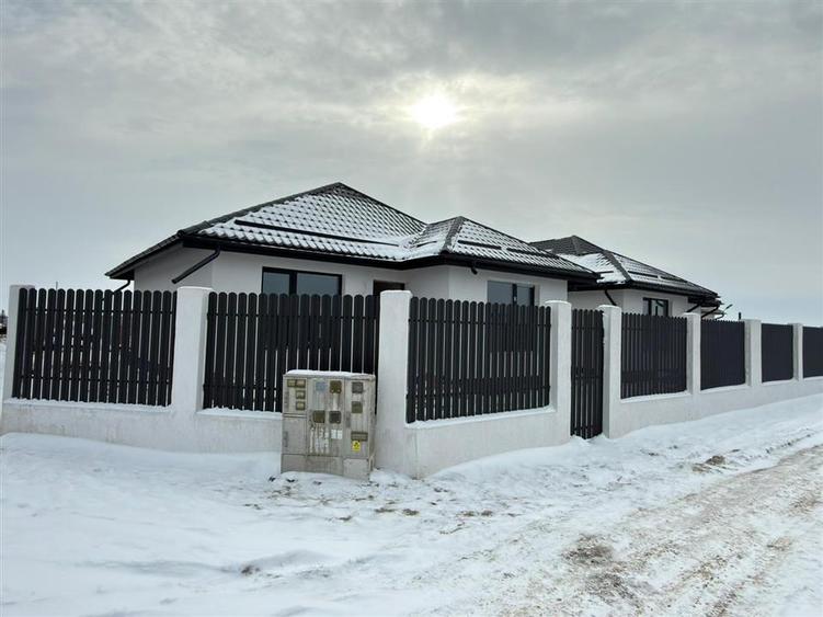 Casa individuala - 3 camere - 2 bai - incalzire in pardoseala - 2