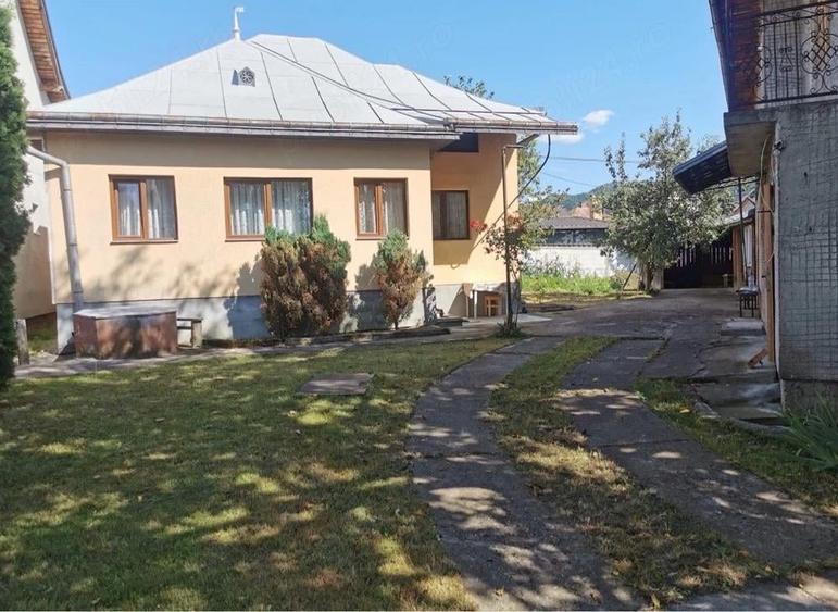 2 case in aceeasi curte (se vand impreuna) - 5