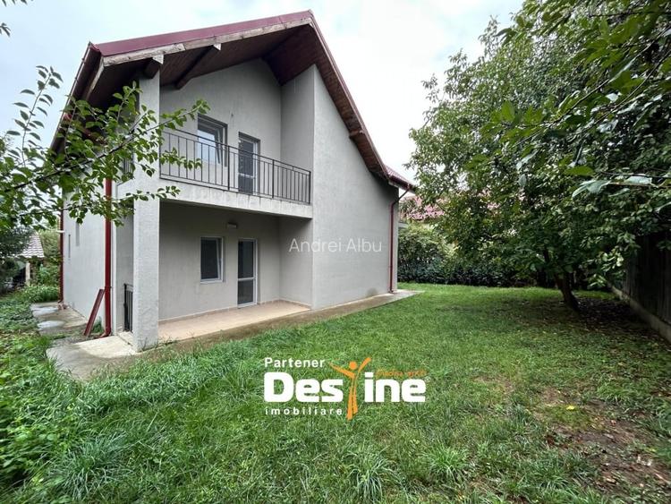 Casa individuala cu teren - 130mp utili 576 teren curte Acces rapid catre oras