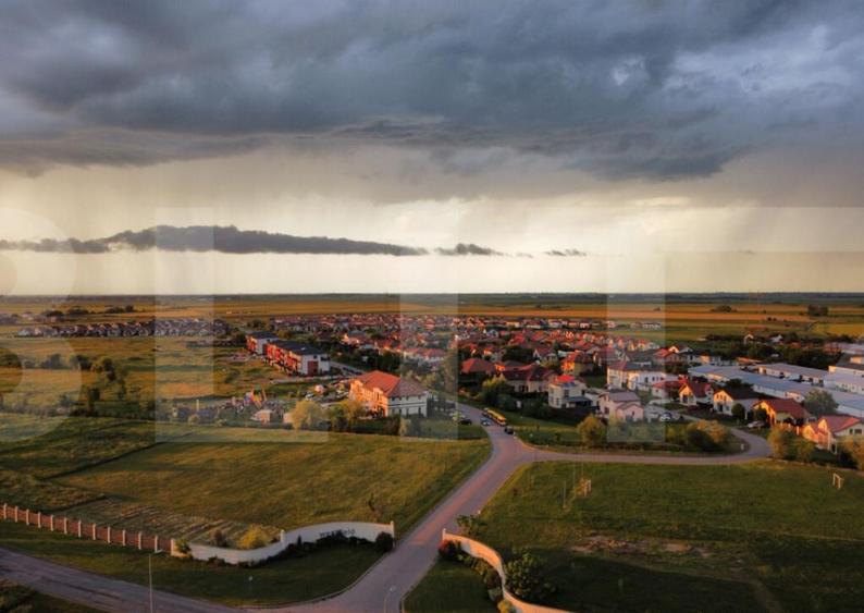 Casa la rosu, pe stoc, cu terasa si acoperis finalizat W - 8