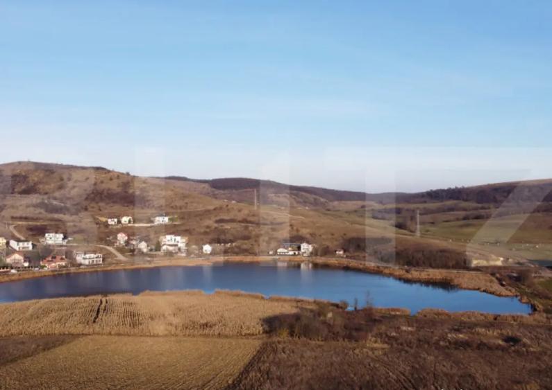 De vanzare teren Chinteni cu panorama spre lac - 1