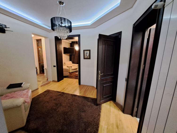 APARTAMENT 5 CAMERE CU SCARA INTERIOARA IN VILA - ANVELOPATA TERMIC ANUL CURENT - 37