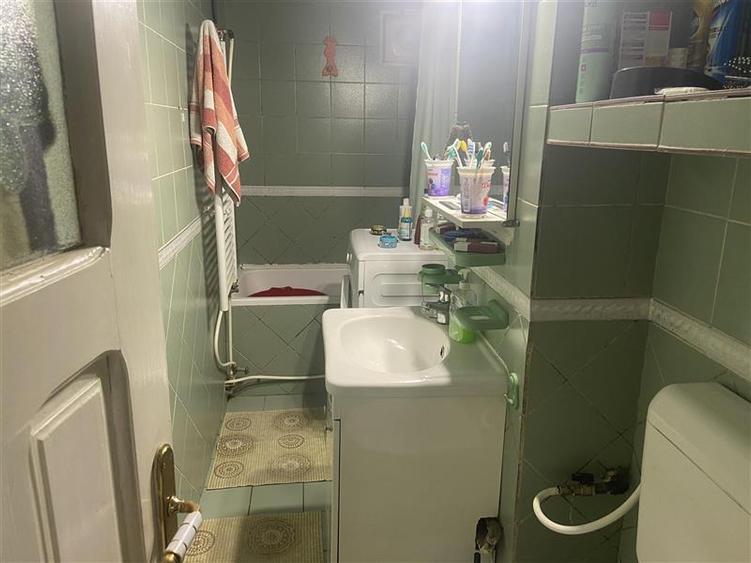 Apartament 2 camerec , zona centrala 2 Stejari , et 2 4, decomandat , centrala t - 15