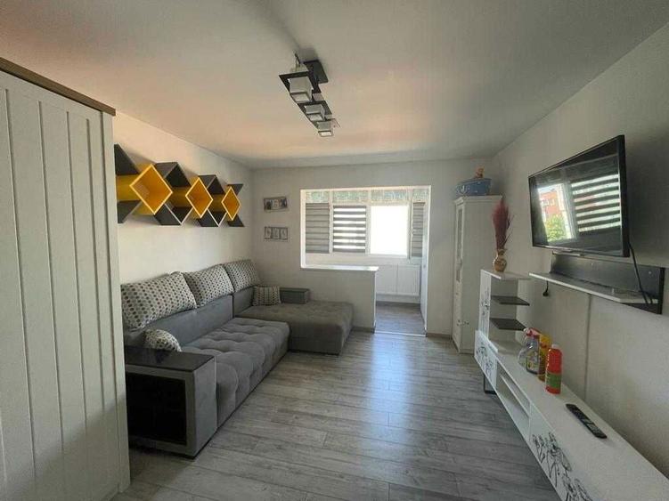 Inchiriez apartament Filiasi - 2