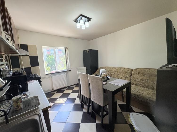 Apartament cu 2 camere decomandat în Cornitoiu