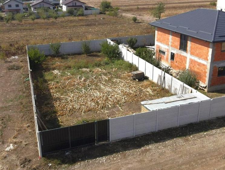 Teren Intravilan Fluturilor in rate | utilitati: curent, gaze | #UG8E - 1