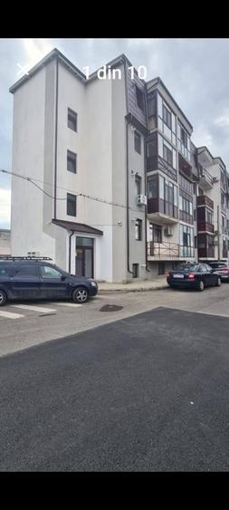 Vand apartament doua camere la Demisol zona Salaj sec 5 pret 69.500 E. - 2