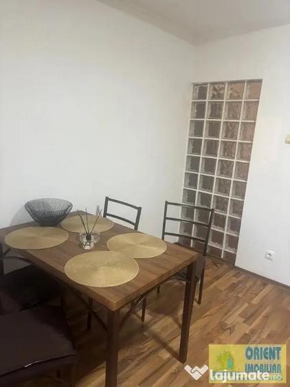 Apartament cu 2 camere decomandat în Trocadero