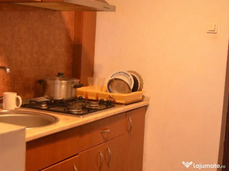 Sinaia-Garsoniera de vanzare-parter - 1