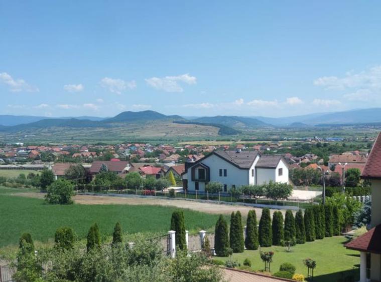 CASĂ 4 camere, curte 1900 mp, priveliște panoramică deosebită, Reghin - 10