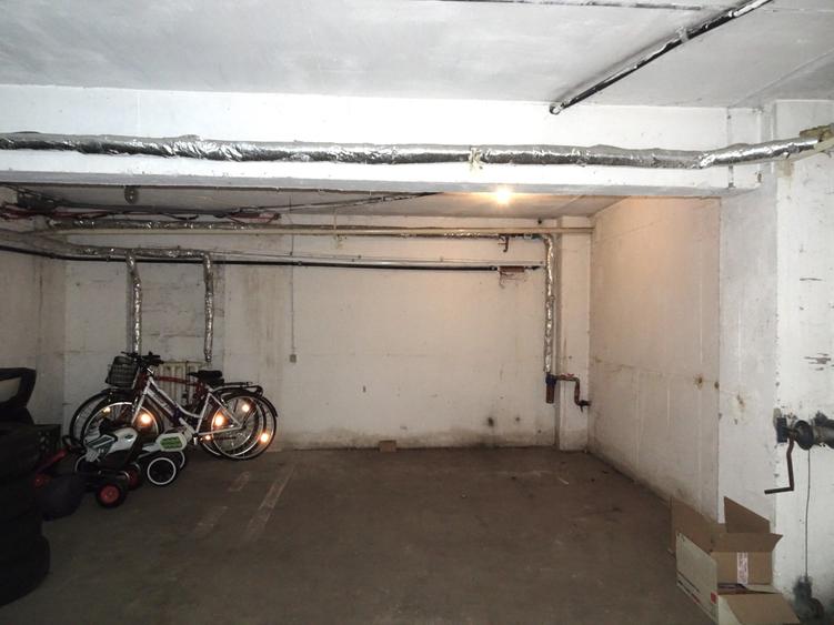 Bloc tip boutique, constr. 2000, parcare subterana si 2 intrari - 1