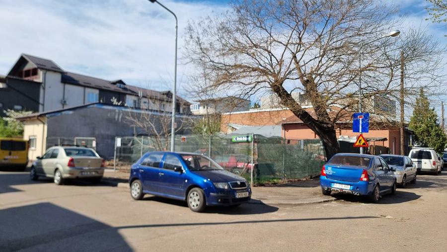 Teren 327m2 pe str. Bradesti 2-4 (anga Lizeanu , sector 2) Cu autorizatie P+3+4 retras , Gata sa incepi lucrul. - 1