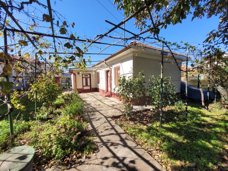 Techirghiol - teren 750 mp cu casa batraneasca - 3