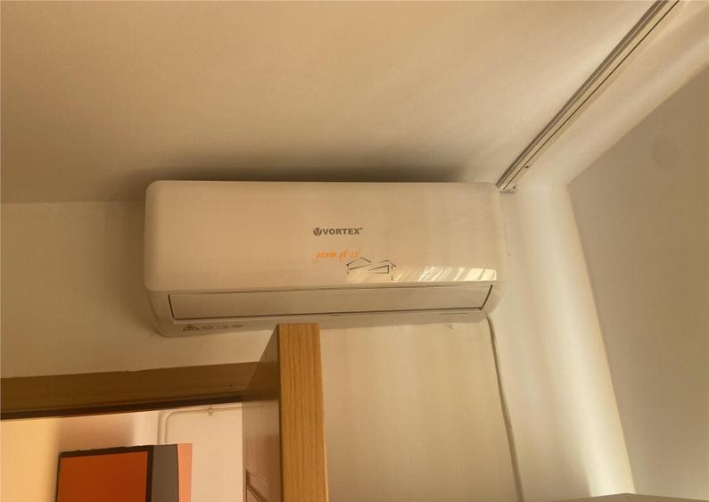 Garsoniera , zona B-dul Independentei , et 2 , 32 mp , decom - 11