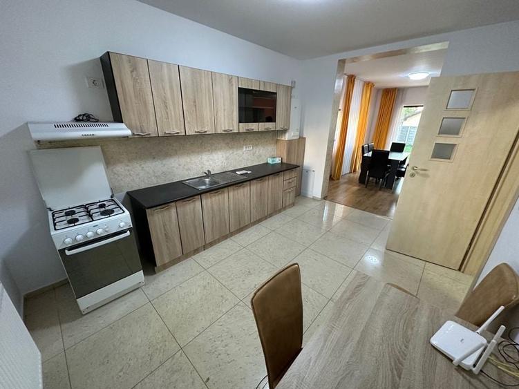 Casă / Vilă cu 4 camere de vanzare  în zona Aradului - 6