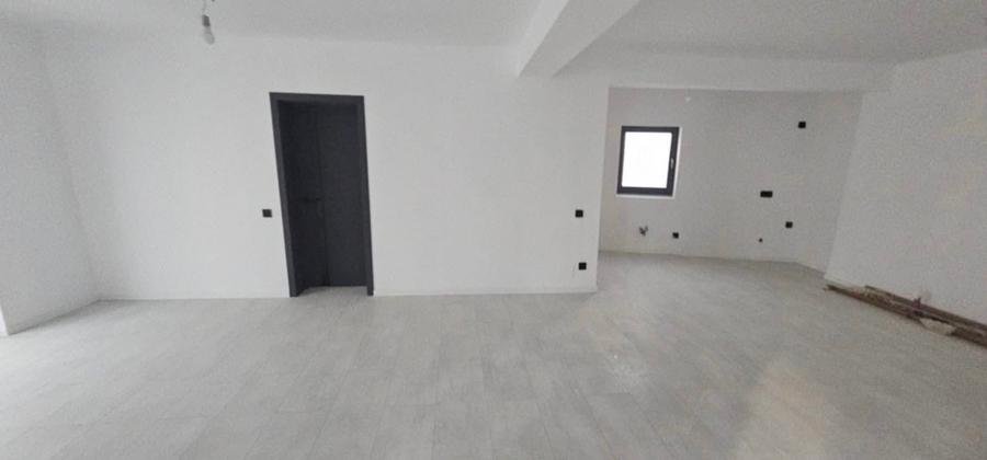 TINERETULUI PARC ( LANGA DOMENIUL MARȚIȘOR ) - 10