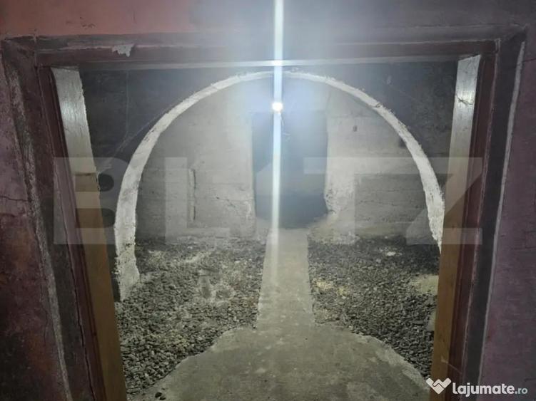 Casa cu 4 camere, demisol si teren 300 mp, Mihoesti, Cam - 12