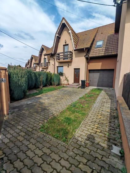 Inchiriez Casa P+E, 3 camere Cristesti zona Materom - 1