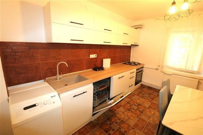 Apartament 3 camere+ 30 mp la demisol, centrala proprie in zona Modern - 4