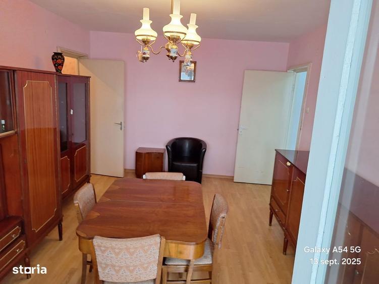 Fagaras,vand ap.3 camere etaj 1 - 9