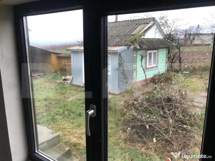 Casa batraneasca,partial renovata,loc. Meresti,3400mp teren - 17