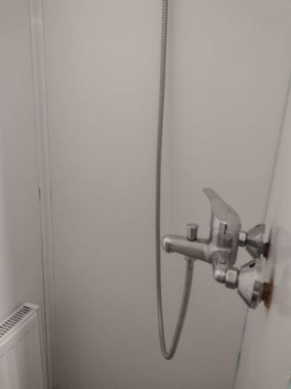 Închiriez garsonieră  - 4