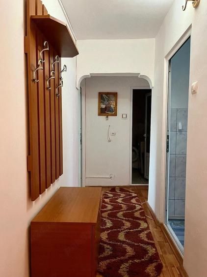 Inchieriez apartament doua camere - 1