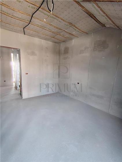 Duplex pe plan - 2 fronturi stradale - personalizare interioara - canalizare - 9