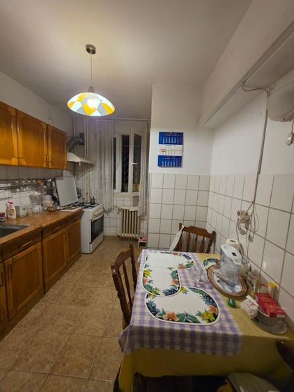 Titan, 5 minute metrou, strandul Cara, pe strada Stanila, bloc H, 4 etaje - 3