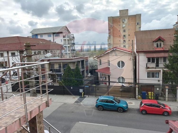 Apartament cu 3 camere de închiriat în zona Craiovita Noua - 1