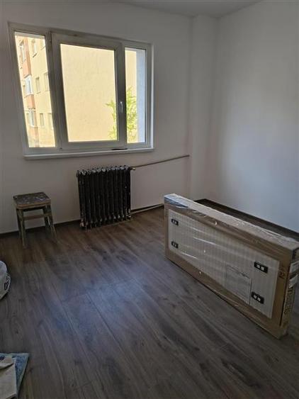 Garsoniera renovata recent, de vanzare in Tractorul - 3