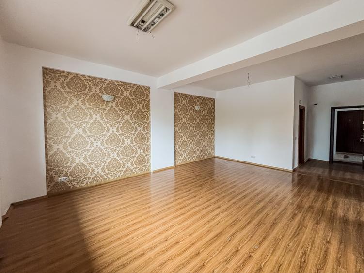 APARTAMENT 3 CAMERE JIULUI + TEREN (4 LOCURI DE PARCARE EXTERIOARE) - 1