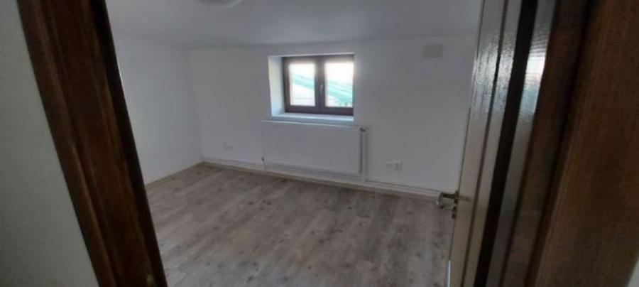  Titulescu - Basarab: Vila Renovata 2021, P+1, 4 Camere, Curte si Parcare, 120mp. - 3