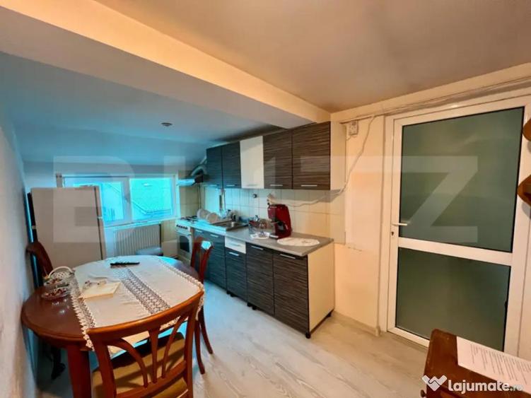 Apartament 2 camere, decomandat, 48 mp, centrala, zona 1 Mai - 4