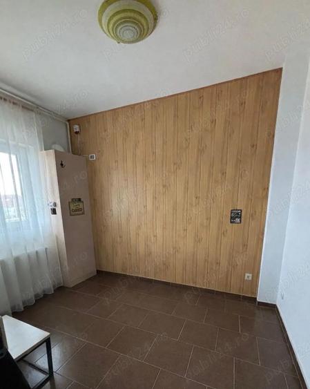 PROPRIETAR Garsoniera decomandata str. Drumul Fermei 39MP - 4