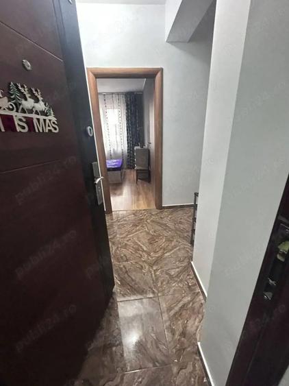 Vand apartament cu doua camere mai multe detalii la numarul de telefon afi?at - 3