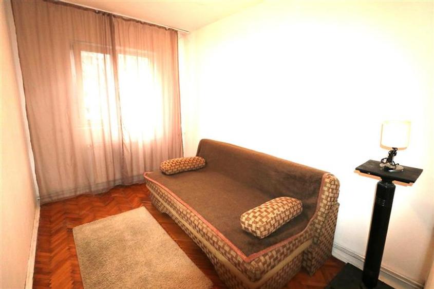 Apartament 3 camere , centrala proprie , zona Take Ionescu - 1