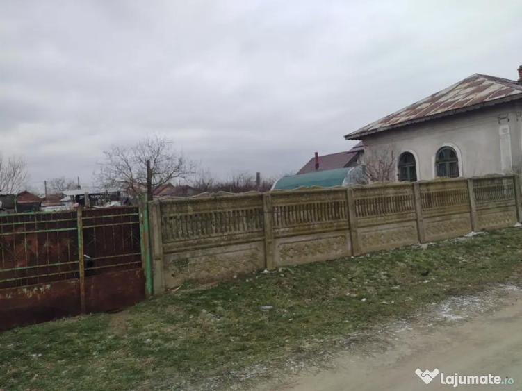 Teren intravilan 1080 mp + casa demolabila Cosoveni - 6