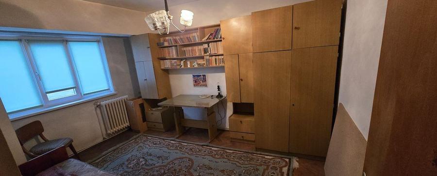 Apartament cu 4 camere decomandat, mobilat în Independenței