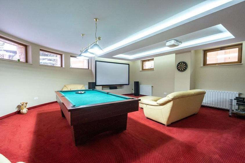 Casă individuală cu 9 camere cu Canalizare în Băneasa