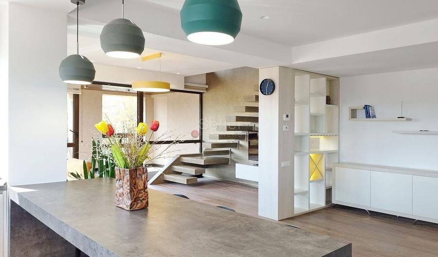 Priveliste Panoramica Spre Oras Si Masivul Tampa - 1