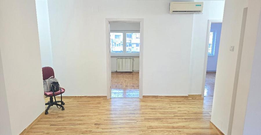 Vand apartament 4 camere decomandat in Deva, zona 22 Decembrie - 4