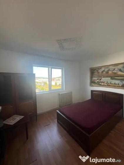 Apartament cu 2 camere semidecomandat în Decebal
