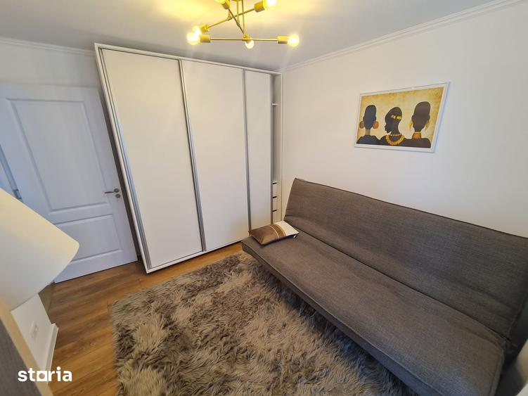 Zona Catedralei-apartament semidecomandat cu 3 camere - 5