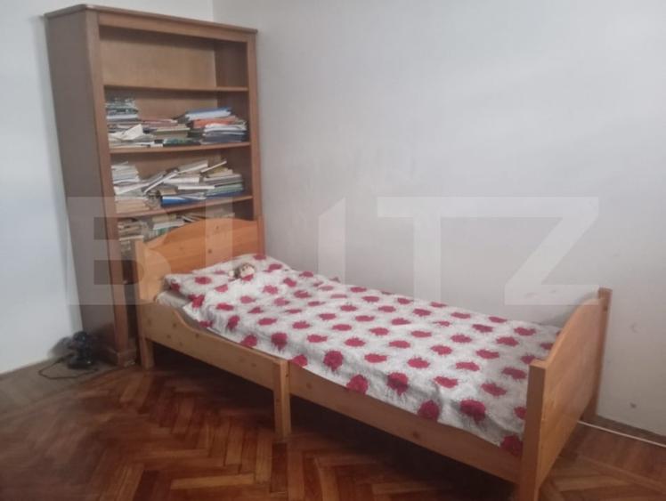 Apartament cu 4 camere decomandat, mobilat în Sud