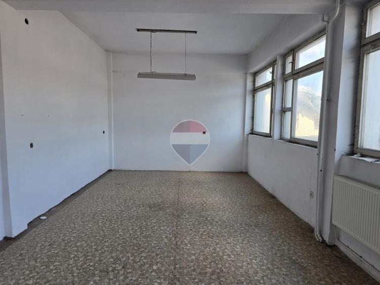 Spațiu comercial de 1,330.5mp de vânzare - 11